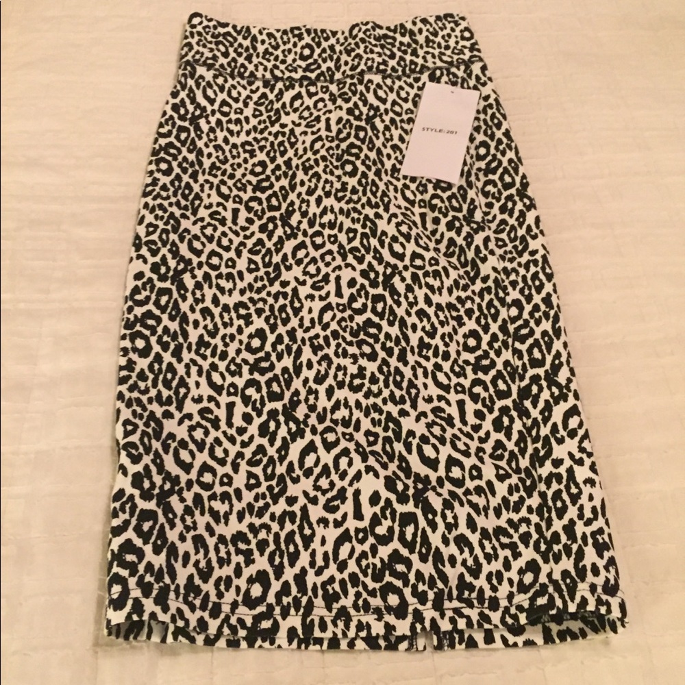 Leopard pencil skirt